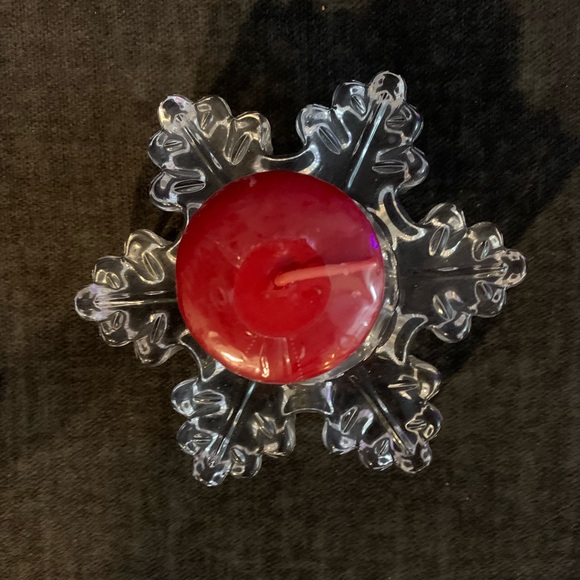 Yankee Candle Other - Glass snowflake shaped votive candle holder ..yankee candle